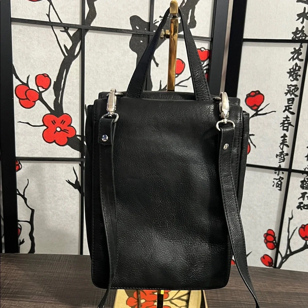 Wilsons Leather Black Men's Messenger Crossbody Bag with Silver Hardware